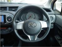 TOYOTA VITZ 2012