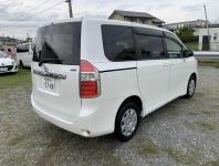 TOYOTA NOAH 2008
