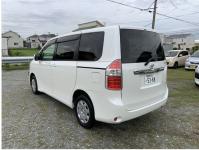 TOYOTA NOAH 2008