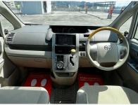TOYOTA NOAH 2009