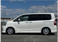 TOYOTA NOAH 2009