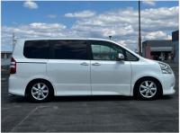 TOYOTA NOAH 2009