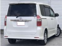 TOYOTA NOAH 2009