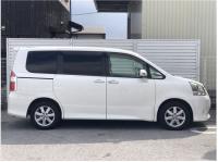 TOYOTA NOAH 2009