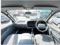 TOYOTA HIACE COMMUTER 2000