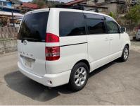 TOYOTA NOAH 2003