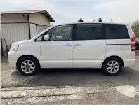 TOYOTA NOAH 2003