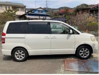 TOYOTA NOAH 2003