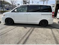 TOYOTA NOAH 2005