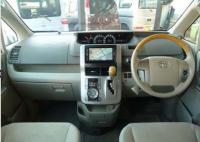 TOYOTA NOAH 2008