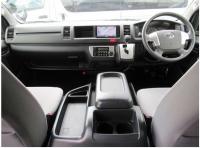 TOYOTA HIACE COMMUTER 2016