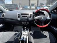 MITSUBISHI OUT LANDER 2011
