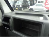 MITSUBISHI MINICAB 2000