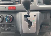 TOYOTA HIACE COMMUTER 2006