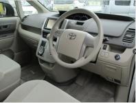 TOYOTA NOAH 2009