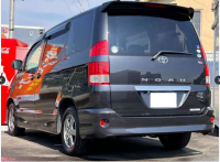 TOYOTA NOAH 2004