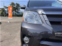 TOYOTA NOAH 2004