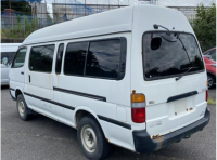 TOYOTA HIACE COMMUTER 2000