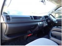 TOYOTA HIACE COMMUTER 2015