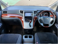 TOYOTA VELLFIRE 2011