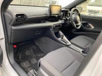 TOYOTA YARIS HYBRID 2023