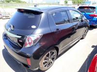 TOYOTA VITZ 2015