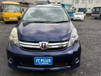 TOYOTA ISIS 2011