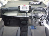 HONDA FREED 2009