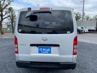 TOYOTA HIACE VAN 2015