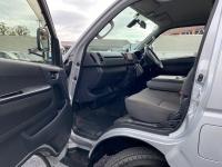 TOYOTA HIACE VAN 2015