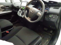 TOYOTA WISH 2010