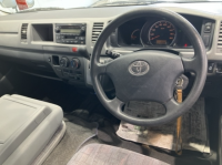 TOYOTA HIACE COMMUTER 2006