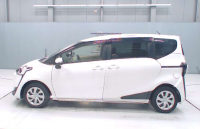 TOYOTA SIENTA 2016