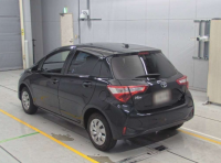 TOYOTA VITZ 2019