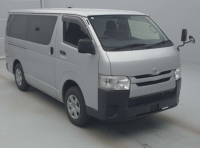 TOYOTA REGIUS VAN 2017