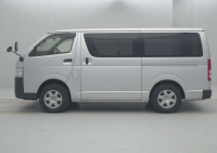 TOYOTA REGIUS VAN 2017