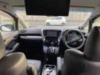 TOYOTA VELLFIRE 2015