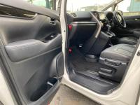 TOYOTA VELLFIRE 2015