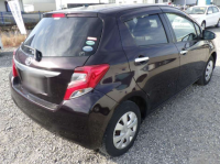 TOYOTA VITZ 2015