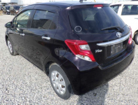 TOYOTA VITZ 2015