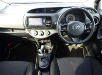TOYOTA VITZ 2015
