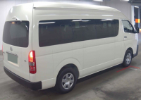 TOYOTA HIACE COMMUTER 2024
