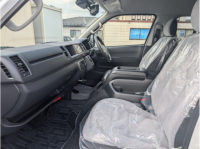 TOYOTA HIACE COMMUTER 2024