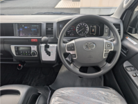 TOYOTA HIACE COMMUTER 2024