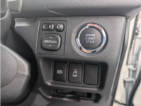 TOYOTA HIACE COMMUTER 2024