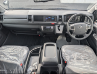 TOYOTA HIACE COMMUTER 2024