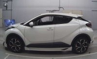 TOYOTA C-HR 2017