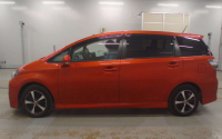 TOYOTA WISH 2016