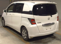 HONDA FREED SPIKE 2016