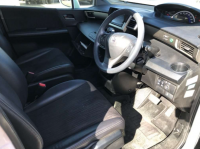 HONDA FREED SPIKE 2016